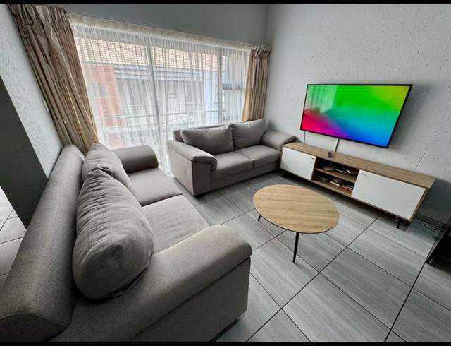 2 BEDROOM APARTMENT FOR SALE IN POMONA